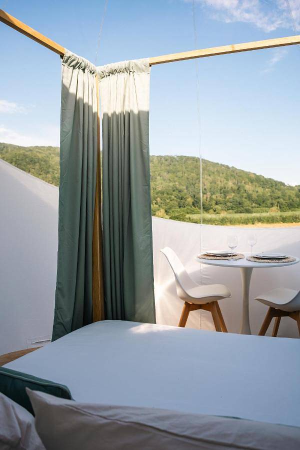 Tente pour 2 personnes, avec terrasse ainsi que vue et jardin dans le Calvados - 4