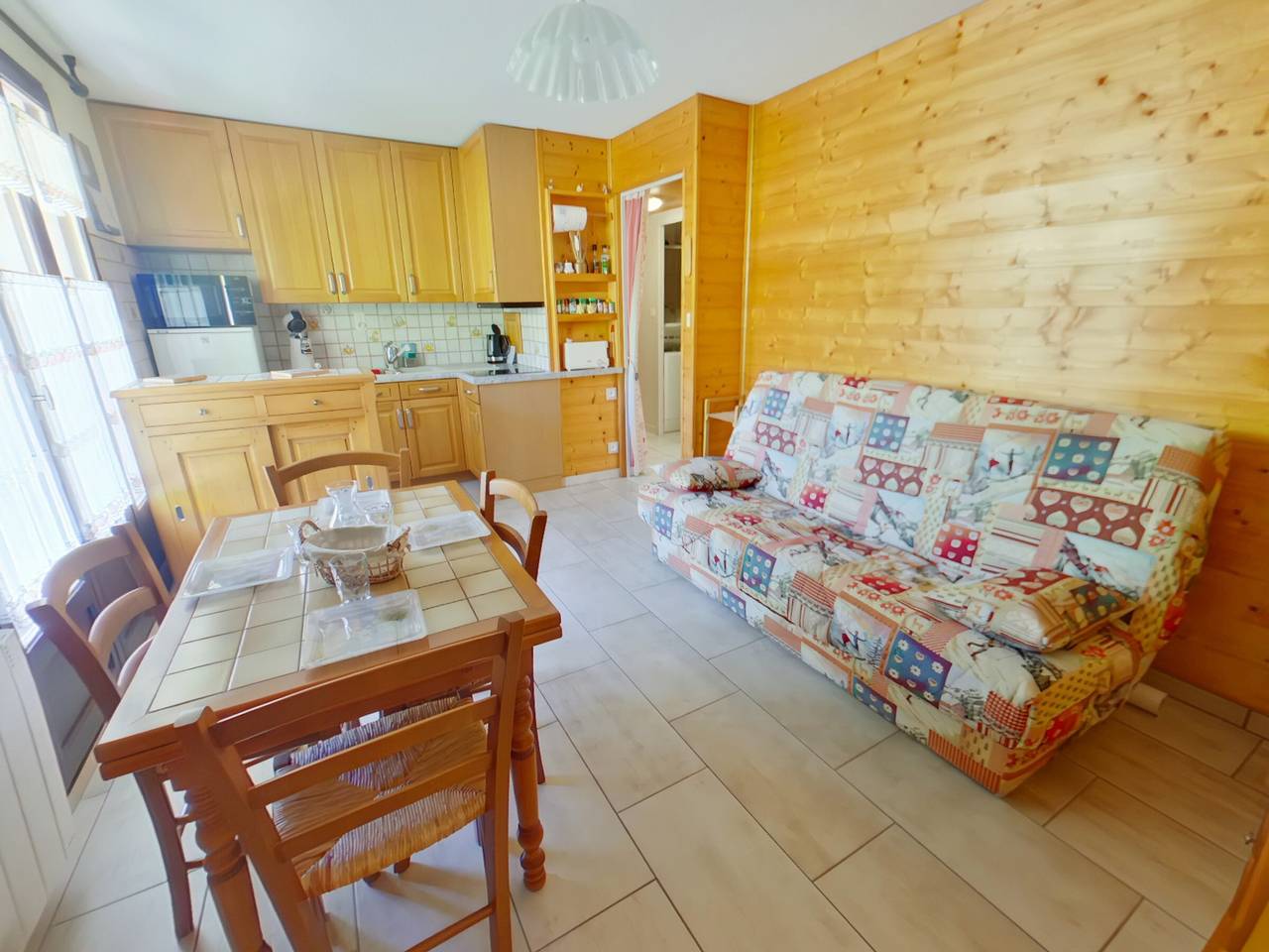 Appartement entier, Appartement confortable avec terrasse et Wi-Fi aux Rousses in Les Rousses, Parc naturel régional du Haut-Jura