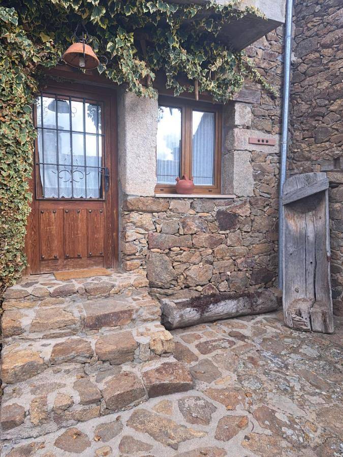 Casa de vacaciones para 2 personas, con Balcón y Terraza además de Jardín y Vistas en Sierra de Gredos - 2