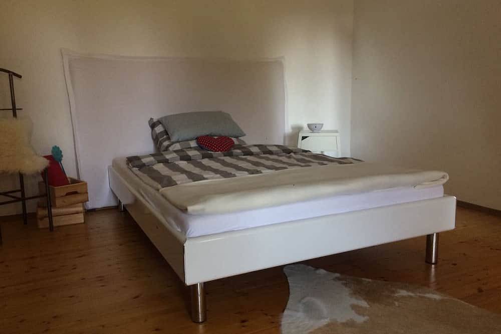 Ganze Wohnung, Ferienwohnung, 110 m² mit Balkon und separatem Eingangsbereich in Bodnegg, Region Bodensee-Oberschwaben