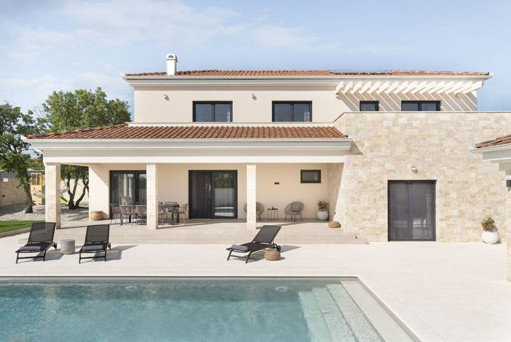 Villa für 8 Personen, mit Garten und Balkon, kinderfreundlich in Zadar