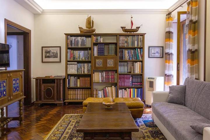 Appartamento per 6 persone, con Balcone e Terrazza nonché Giardino e Panorama a Paradiso (Italia)