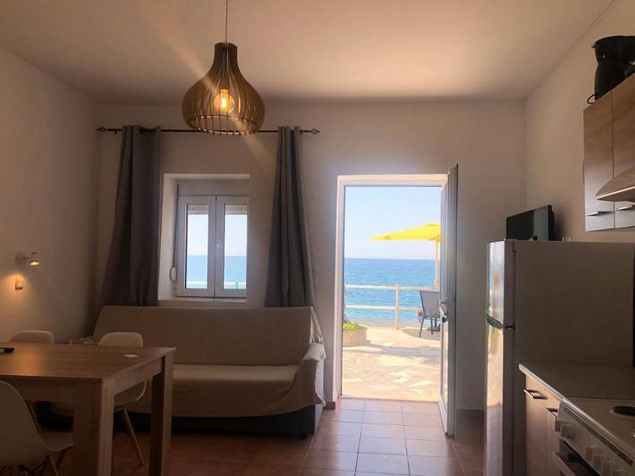 Gîte pour 2 personnes, avec vue et jardin dans Myrtos - 3