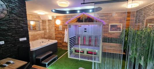 Casa de huéspuedes para 2 personas, con sauna y piscina además de jacuzzi y jardín en Zagreb