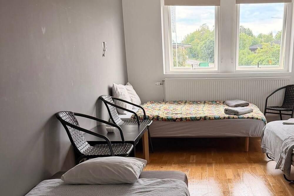 Ganze Wohnung, Cozy Studio with 3 beds in Sollentuna, Stockholm in Sollentuna kommun, Schwedische Ostsee