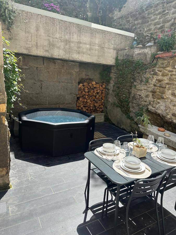Maison de vacances pour 4 personnes, avec jacuzzi et terrasse