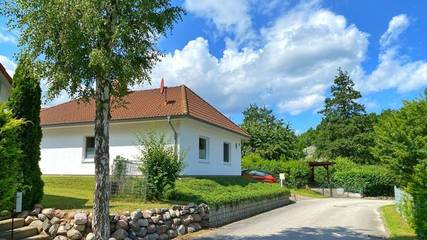 Bungalow für 4 Personen, mit Terrasse und Garten in Sassnitz