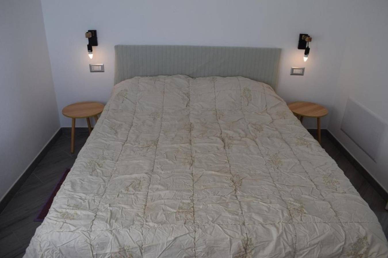 Moon – Double Room with Private Bathroom in Quartu Sant'Elena, Campidano