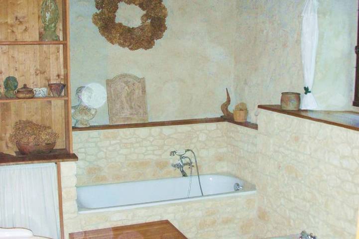 Location de vacances pour 2 personnes, avec piscine et jardin, animaux acceptés à Varaignes - 3