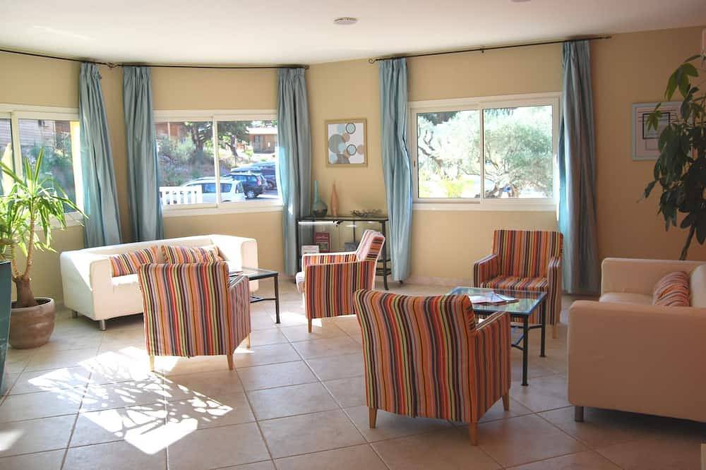 Cottage in Provence with Covered Terrace in Solliès-Toucas, Toulon region