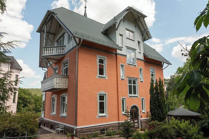 Ferienwohnung für 4 Personen, mit Balkon und Garten sowie Sauna in Georgenthal