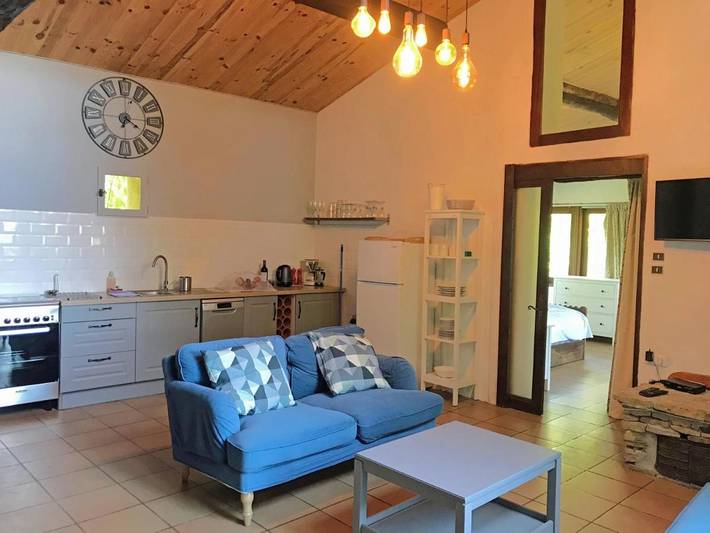 Location de vacances pour 4 personnes, avec jardin ainsi que vue et piscine à La Bastide-de-Bousignac - 3