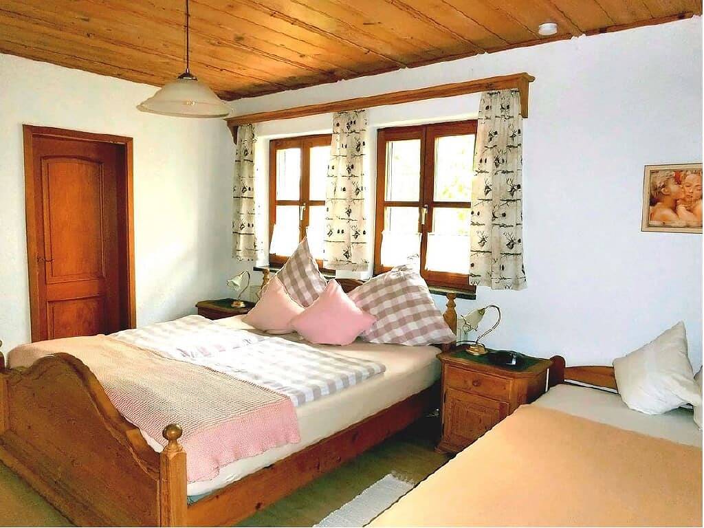 Ganze Wohnung, Bio Ferienhof Winkler - Fewo Passau (60qm)  mit Wintergarten für 3 Personen in Hutthurm, Ostbayern