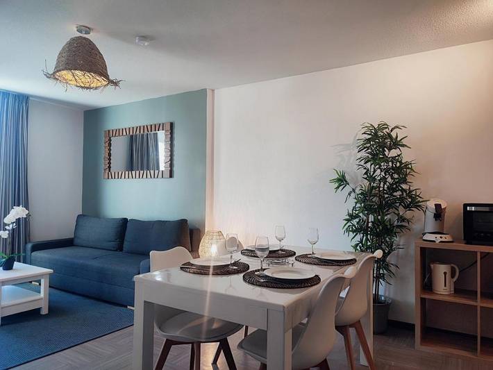 Gîte pour 4 personnes, avec vue ainsi que terrasse et piscine dans Thermes de Gréoux les Bains