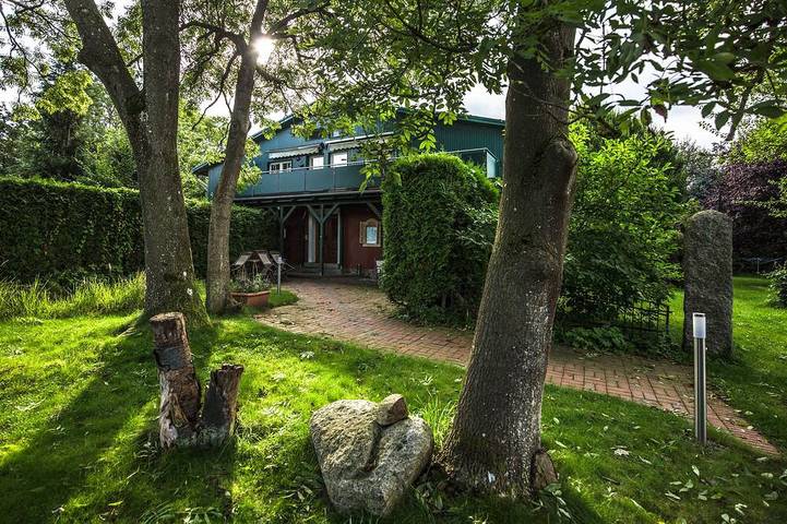 Ferienhaus für 16 Personen, mit Sauna und Pool sowie Balkon und Garten