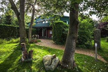Ferienhaus für 16 Personen, mit Balkon und Garten sowie Pool und Sauna in Bergen auf Rügen und Umgebung