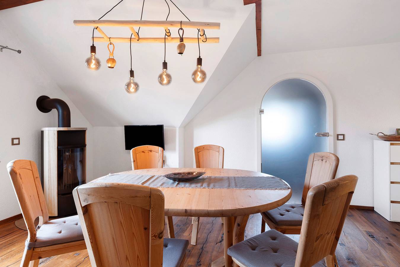 Entire apartment, Apartment 'Lufs Loft' with Mountain View, Shared Garden and Wi-Fi in Birkendorf, Ühlingen-Birkendorf