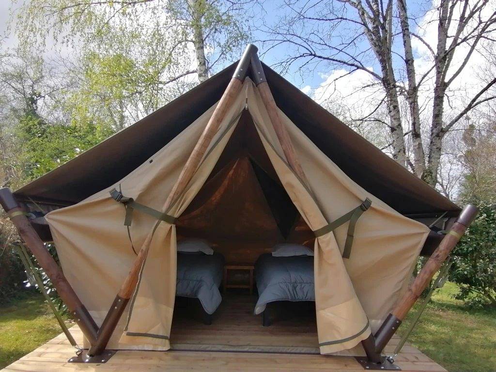 Zecamping 4 étoiles animé pataugeoire dog friendly tente Bbq 12m2 in Saint-Gaultier, Le Blanc und Umgebung