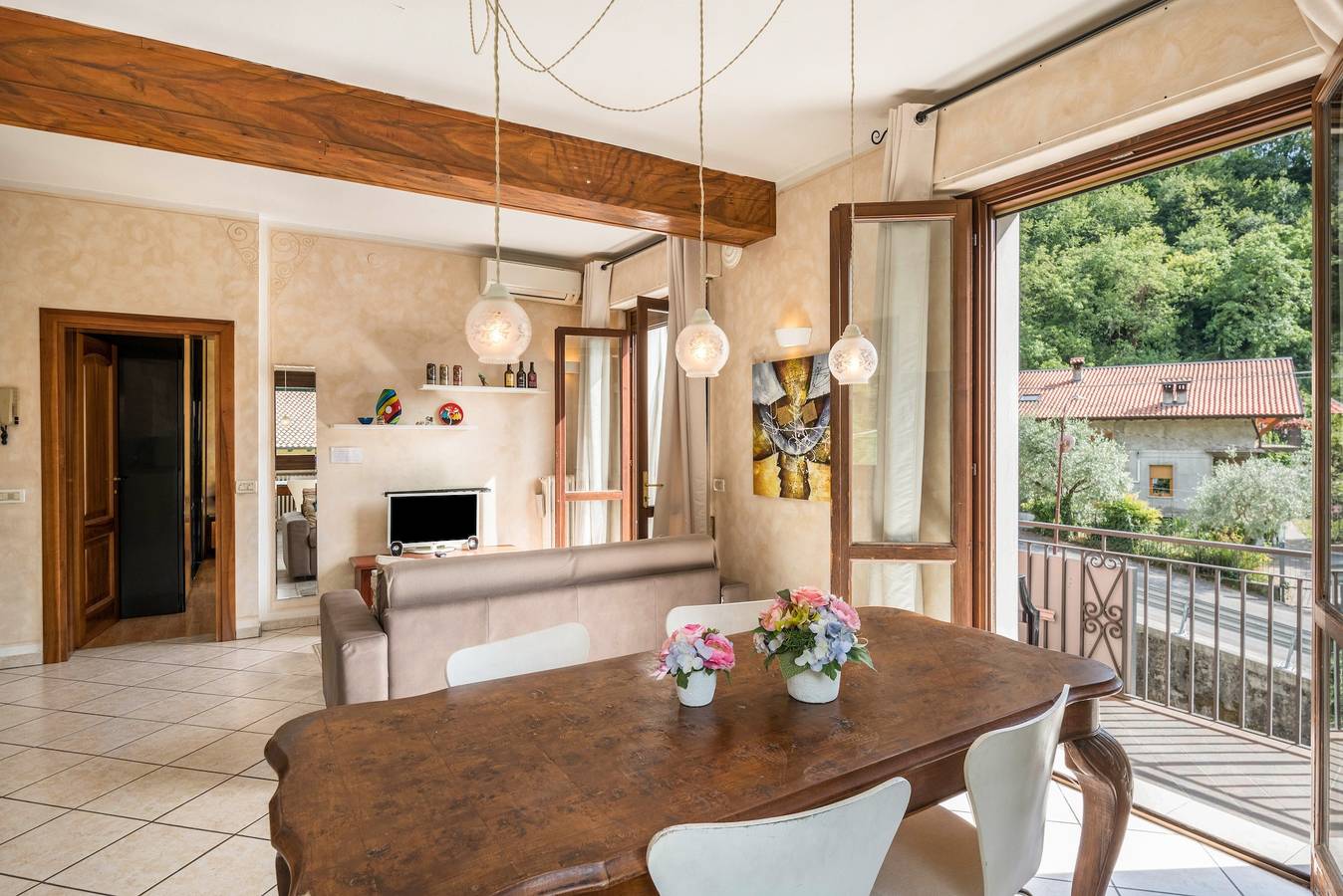 Ganze Wohnung, Ferienwohnung mit Seeblick, Pool, Wlan & Terrasse in Sulzano, Catena Bresciana Occidentale