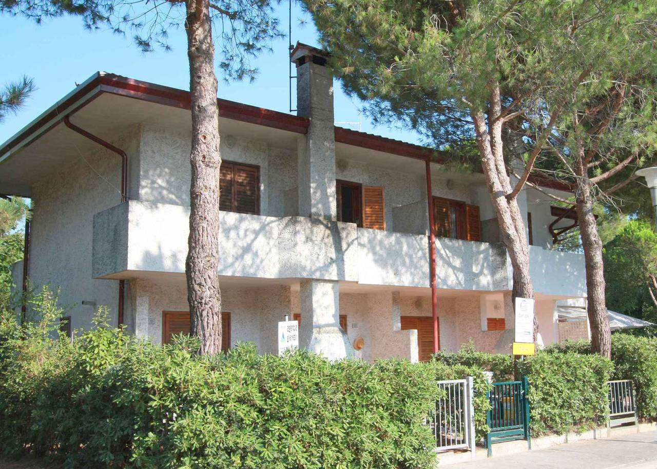 Apartamento vacacional entero, Apartamento de vacaciones con jardín privado in Bibione, Provincia de Venezia