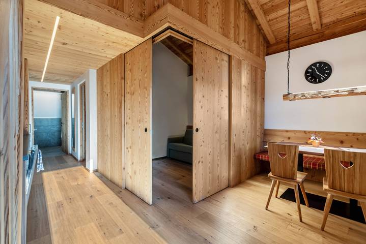 Appartement entier, Appartement "Guntschöllerhof Völseggspitze" avec vue sur les montagnes, Wi-Fi, balcon et jardin in Aica di Sopra, Fiè allo Sciliar