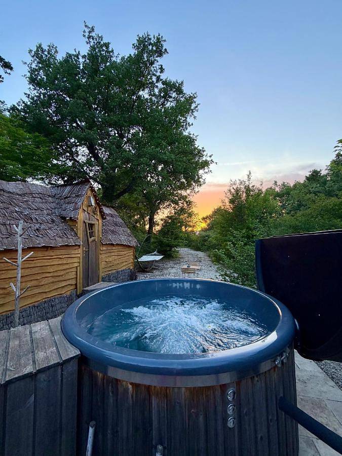 Tente pour 2 personnes, avec Jacuzzi ainsi que Jardin et Vue
