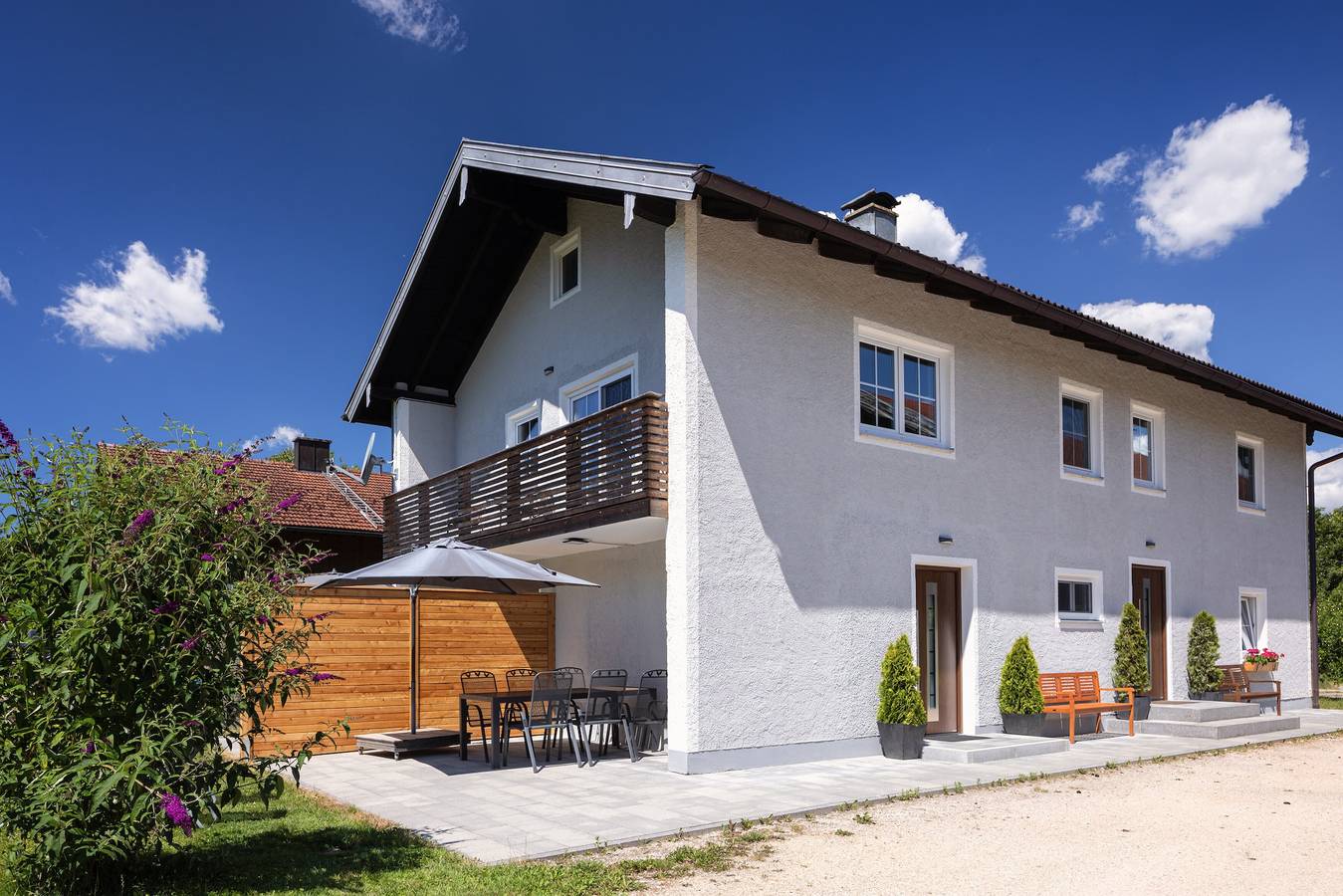 Ganze Wohnung, Ferienwohnung 'Ferienhaus Waldherr - Fewo 6 Pers.' mit privater Terrasse, privatem Garten und Wlan in Waging am See, Rupertiwinkel