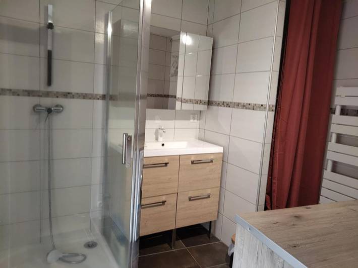 Gîte pour 8 personnes, avec vue et balcon, adapté aux familles dans Office De Tourisme Besse - 3