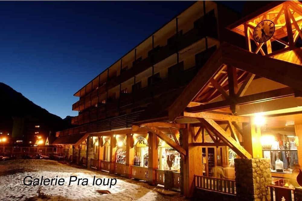 Entire apartment, Studio *** 30 m² Pra-Loup 1600 m at the foot of the slopes. Southern Alps in Pra-Loup, Uvernet-Fours