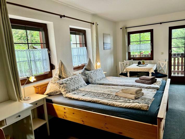 Ferienwohnung für 3 Personen, mit Sauna und Garten sowie Balkon und Ausblick in Lengenfeld - 3