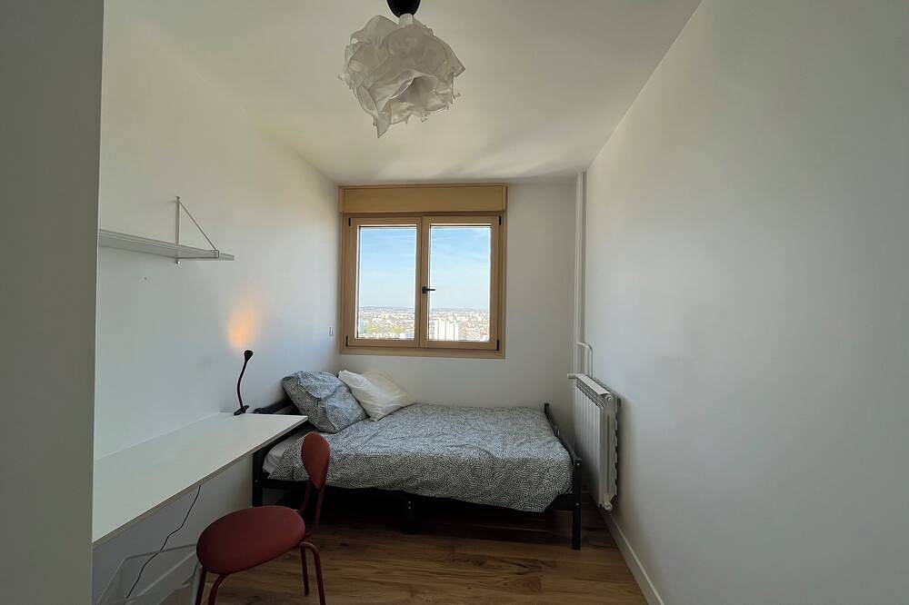 Entire apartment, New refurbished appartement with a view, on new metro line 11 in Rosny-sous-Bois, Seine-Saint-Denis