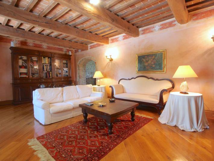 Casa vacanza per 10 persone, con terrazza e sauna nonché piscina e giardino, adatto a famiglie con bambini in San Venanzo