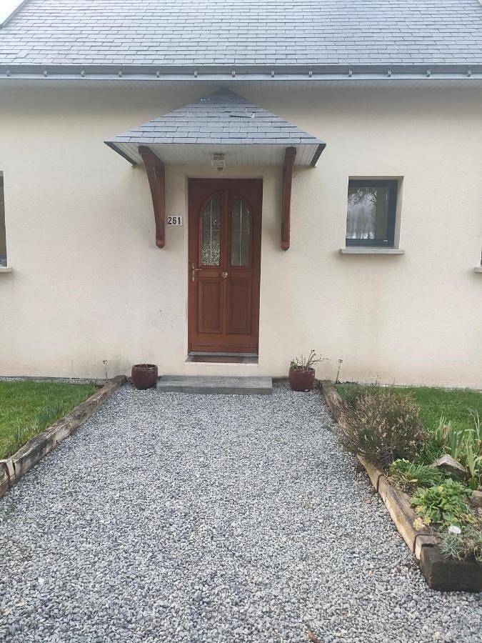 Gîte pour 2 personnes, avec terrasse ainsi que jardin et vue à Allaire