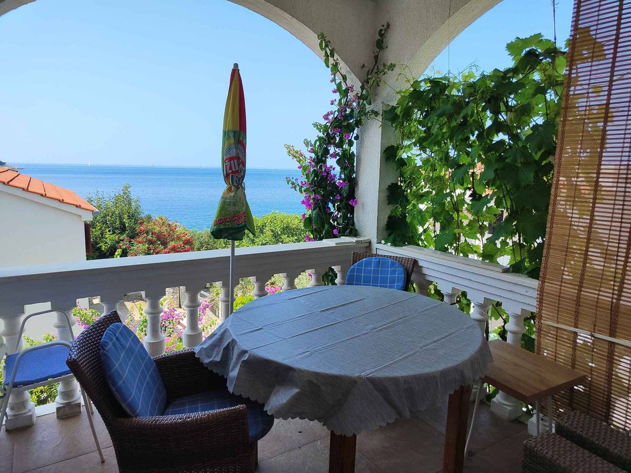 Appartement de vacances entier, Appartement de vacances avec terrasse et vue sur la mer  in Rogoznica, Šibenik-Knin