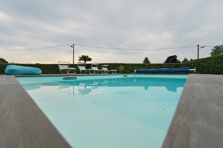 Aurora Villa with pool in Lesa in Lesa, Lago Maggiore (Piemonte)