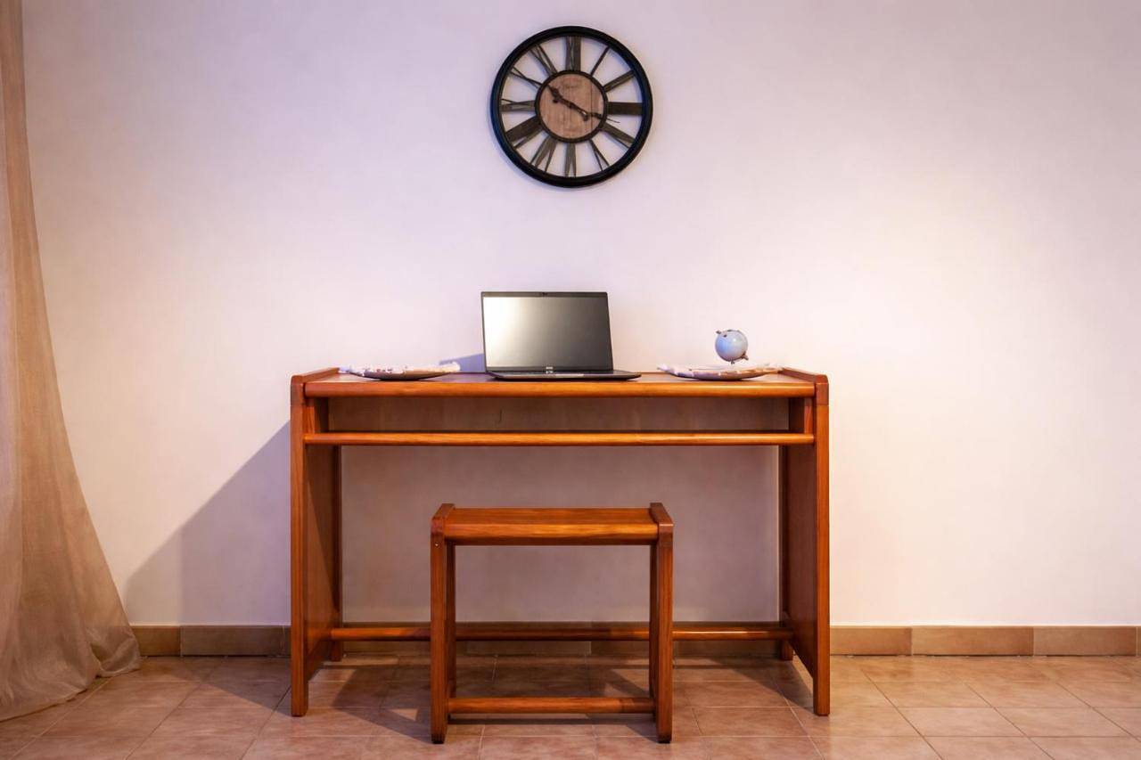 Appartement entier, Le Saint-Cyr Issoudun - Cosy, Spacious & Downtown in Issoudun, Région d'Issoudun