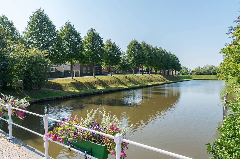 Ganze Wohnung, Attraktive Wohnung im Zentrum am Kanal in Niederländische Nordsee