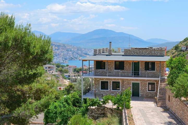 Appartement de vacances pour 4 personnes, avec jardin et vue, animaux acceptés