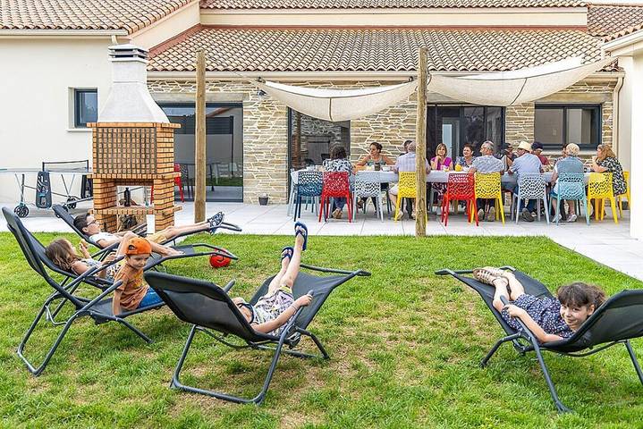 Gîte pour 20 personnes, avec terrasse et jardin - 1