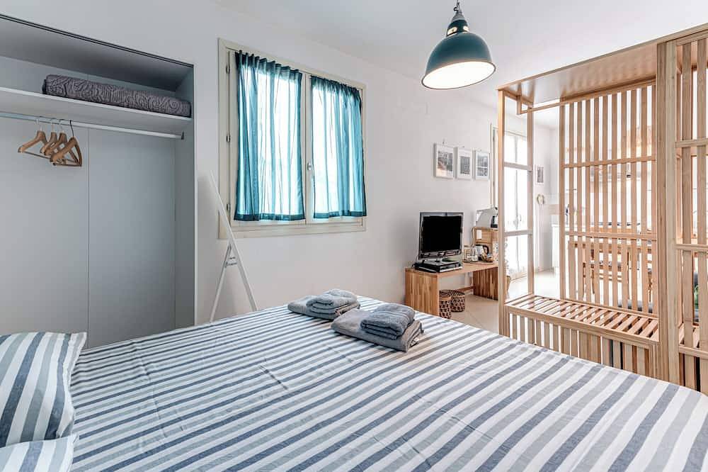 Entire apartment, Apartment 'Timo Loft, Empoli' with Balcony and Wi-Fi in Empoli, Florence Province