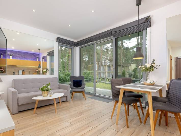 Ferienwohnung für 4 Personen, mit Balkon und Whirlpool sowie Terrasse und Garten in Pobierowo - 2