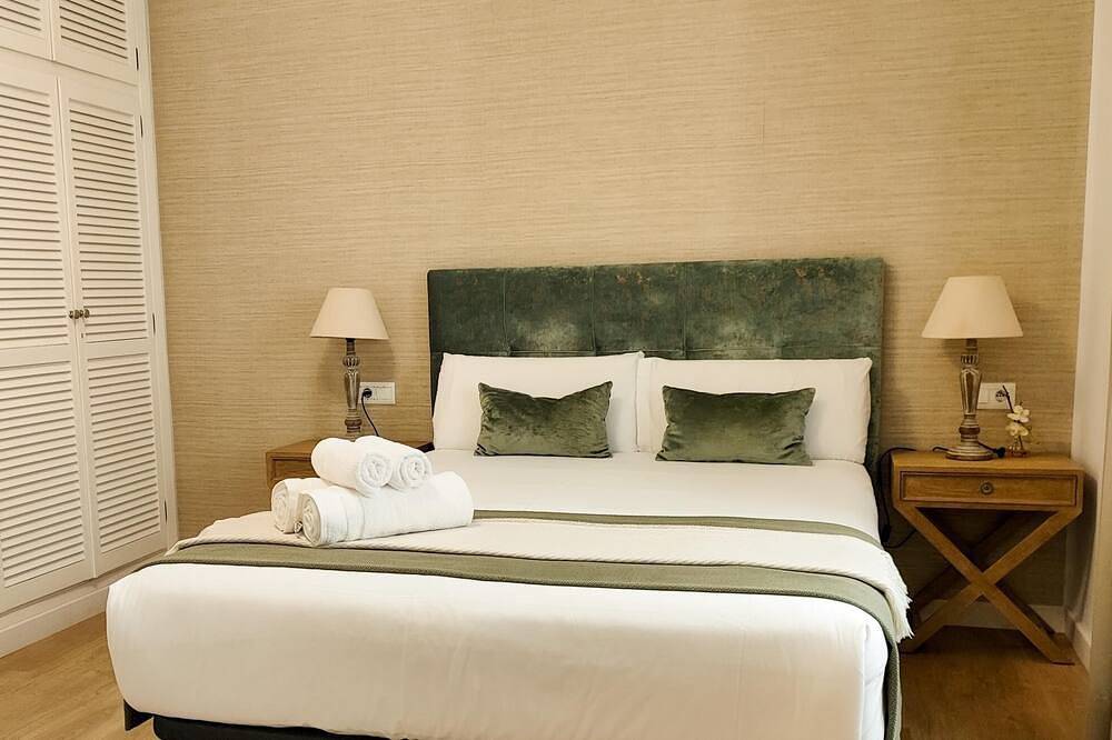 Entire apartment, New Marina Square Living4malaga in Malaga Centro Historico, Malaga