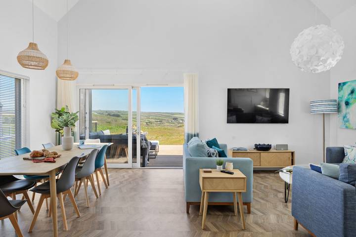 Casa de familia para 8 personas, con jacuzzi y jardín además de piscina y balcón, Se admiten mascotas - 1