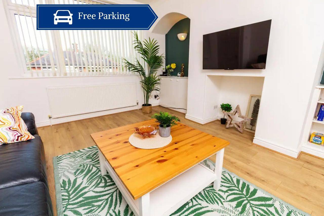 Entire apartment, Stylish Comfort: 2Br Home in the Heart of Wigan in Wigan, Greater Manchester