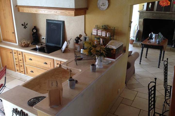 Location de vacances pour 8 personnes, avec terrasse et jardin à Cruis