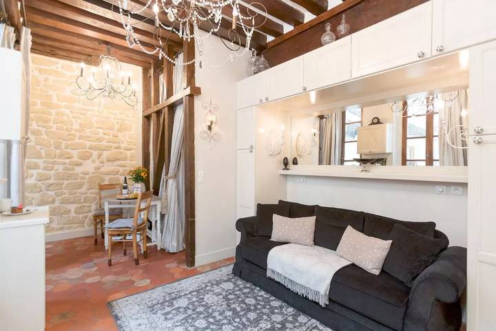 Entire apartment, Le Diamant En Isle - Ile Saint Louis in 4th Arrondissement, Paris
