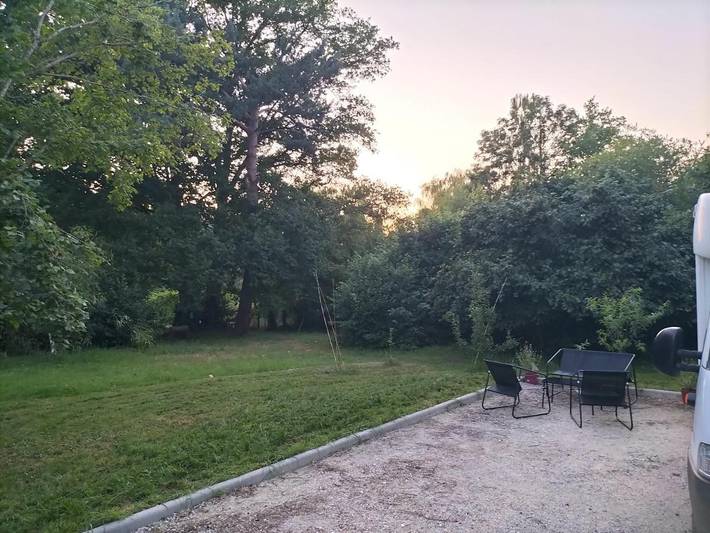 Camping pour 4 personnes, avec Balcon et Terrasse ainsi que Jardin et Vue