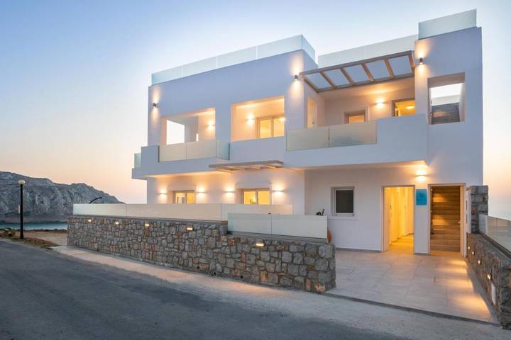 Location de vacances pour 2 personnes, avec jacuzzi ainsi que piscine et jardin dans Karpathos - 4