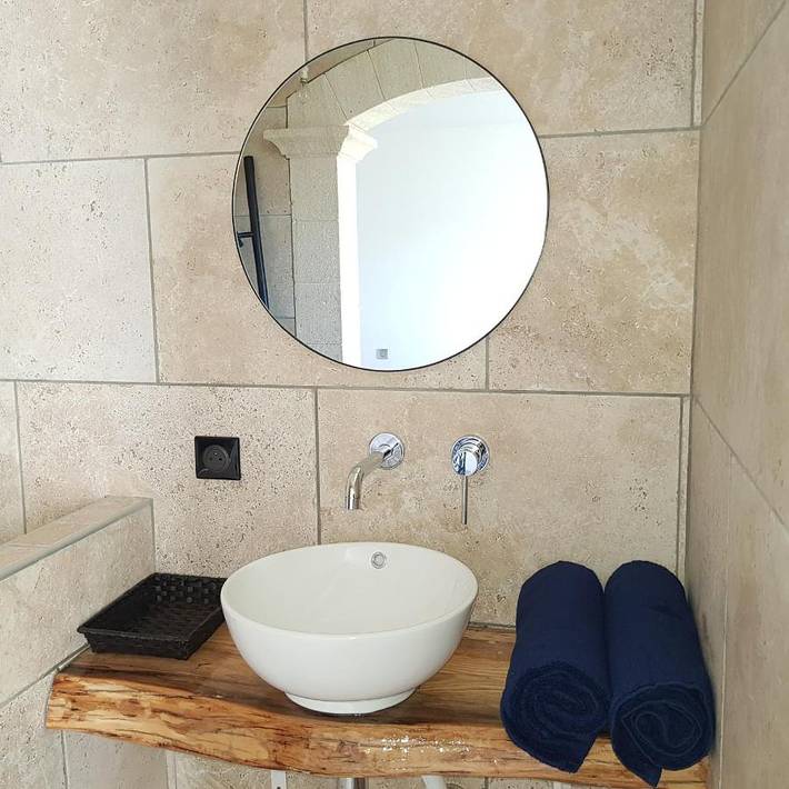 Gîte pour 2 personnes, avec terrasse et vue ainsi que piscine et jardin à Mison - 3