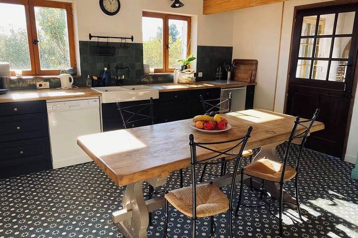 Guest house immersed in nature with horses and donkeys in Jouques, Region de Aix-en-Provence